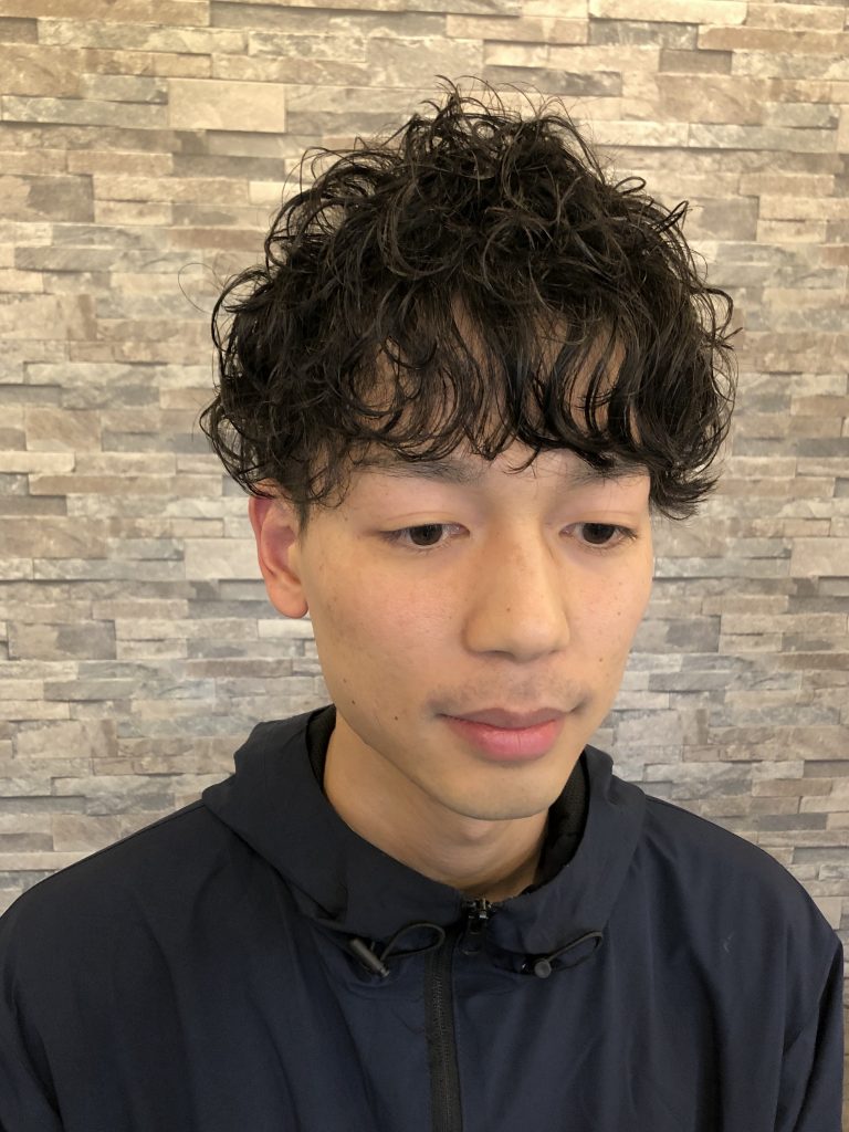 メンズパーマ マッシュ 無造作パーマで叶う夏のオシャレヘアー Log Hair ログヘアー 広島市安佐南区山本のヘアサロン